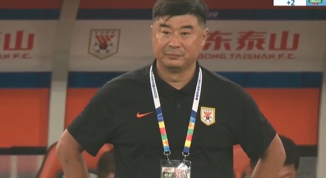 阿坎吉:我从未经历裁判过如此偏袒一方的比赛;我们表现更好