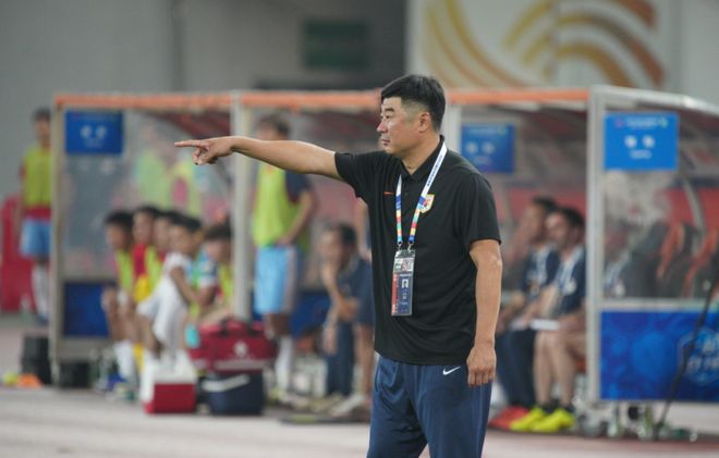 阿坎吉:我从未经历裁判过如此偏袒一方的比赛;我们表现更好